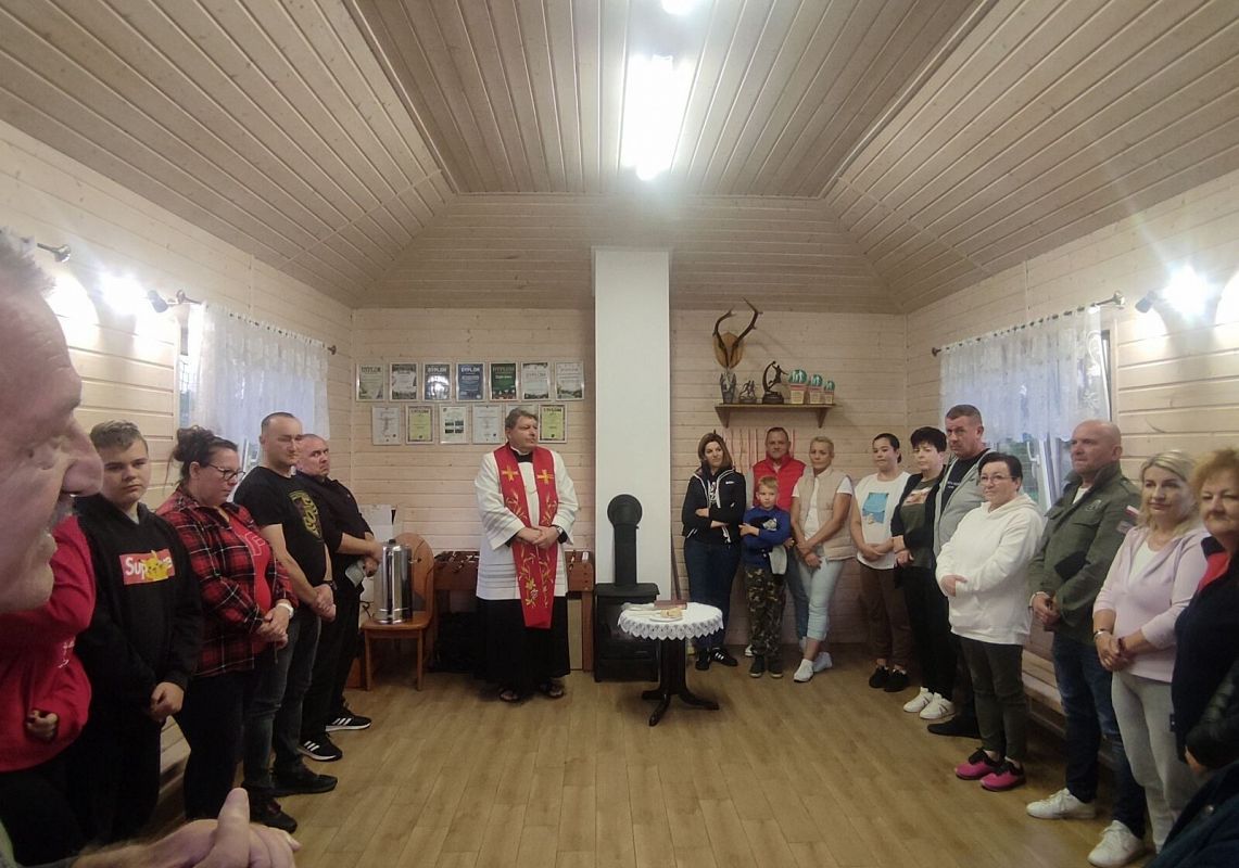 Poświęcenie obiektu sołeckiego w Dąbrowie Brzeźnieńskiej