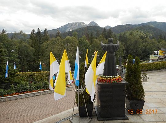 WYPRAWA Z ZAPRZYJAŹNIONĄ PARAFIĄ