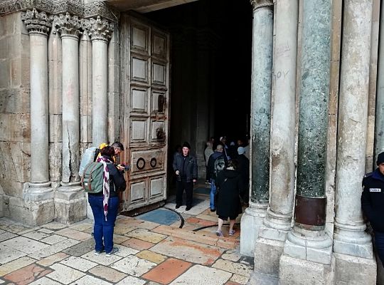 Jerozolima wejście do Grobu Pańskiego