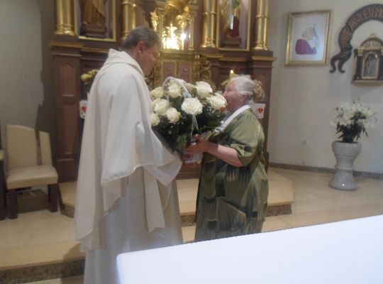 Najlepsze życzenia od parafian na 50-te urodziny Księdza Proboszcza