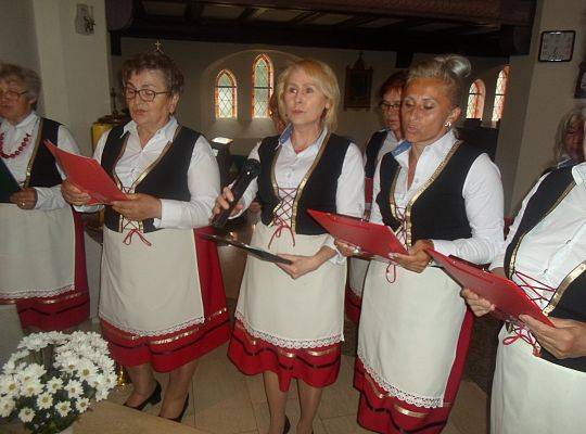 Najlepsze życzenia od parafian na 50-te urodziny Księdza Proboszcza