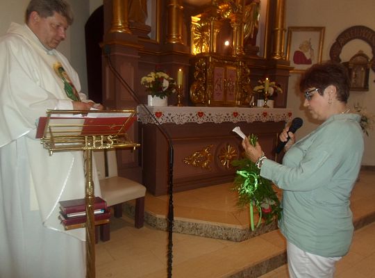 Najlepsze życzenia od parafian na 50-te urodziny Księdza Proboszcza