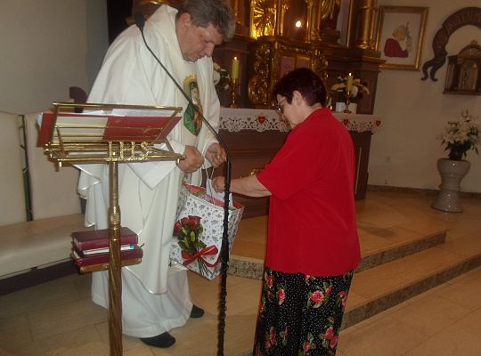 Najlepsze życzenia od parafian na 50-te urodziny Księdza Proboszcza