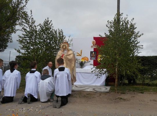 UROCZYSTOŚĆ NAJŚWIĘTSZEGO CIAŁA I KRWI PAŃSKIEJ