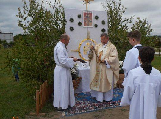 UROCZYSTOŚĆ NAJŚWIĘTSZEGO CIAŁA I KRWI PAŃSKIEJ